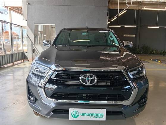 TOYOTA HILUX 2.8 D-4D TURBO DIESEL CD SRV 4X4 AUTOMÁTICO